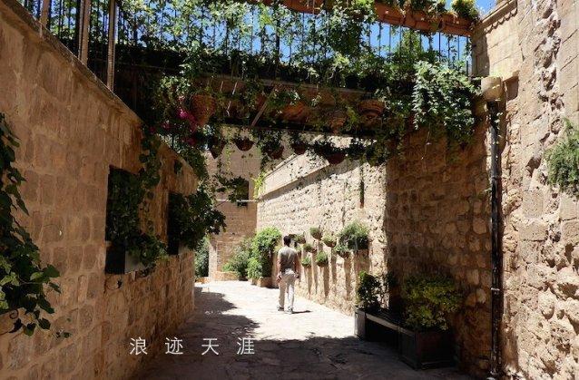 《甄嬛传》:孟静娴至死不知,她喂弘曕粥时的“小心机”害了她